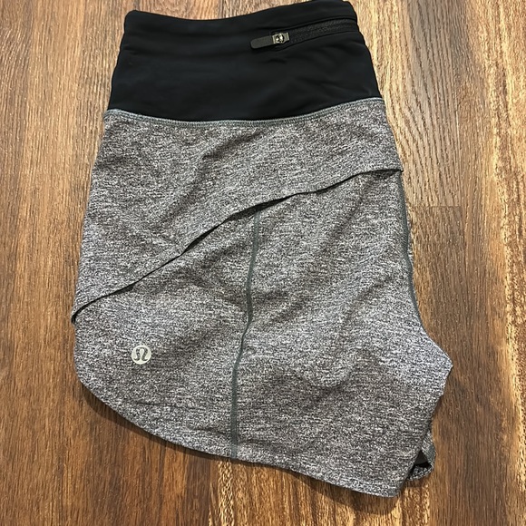 Lululemon speed up shorts. - Picture 2 of 5